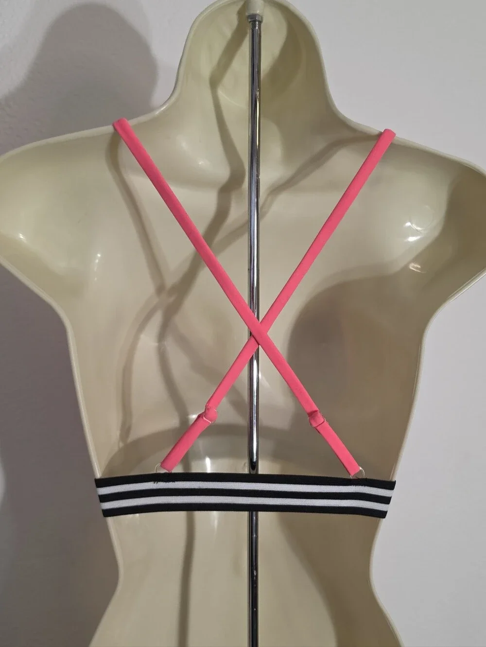 Route 101 Sport Bikini Top Neon Pink Triangle Pink Size M - Picture 11 of 16